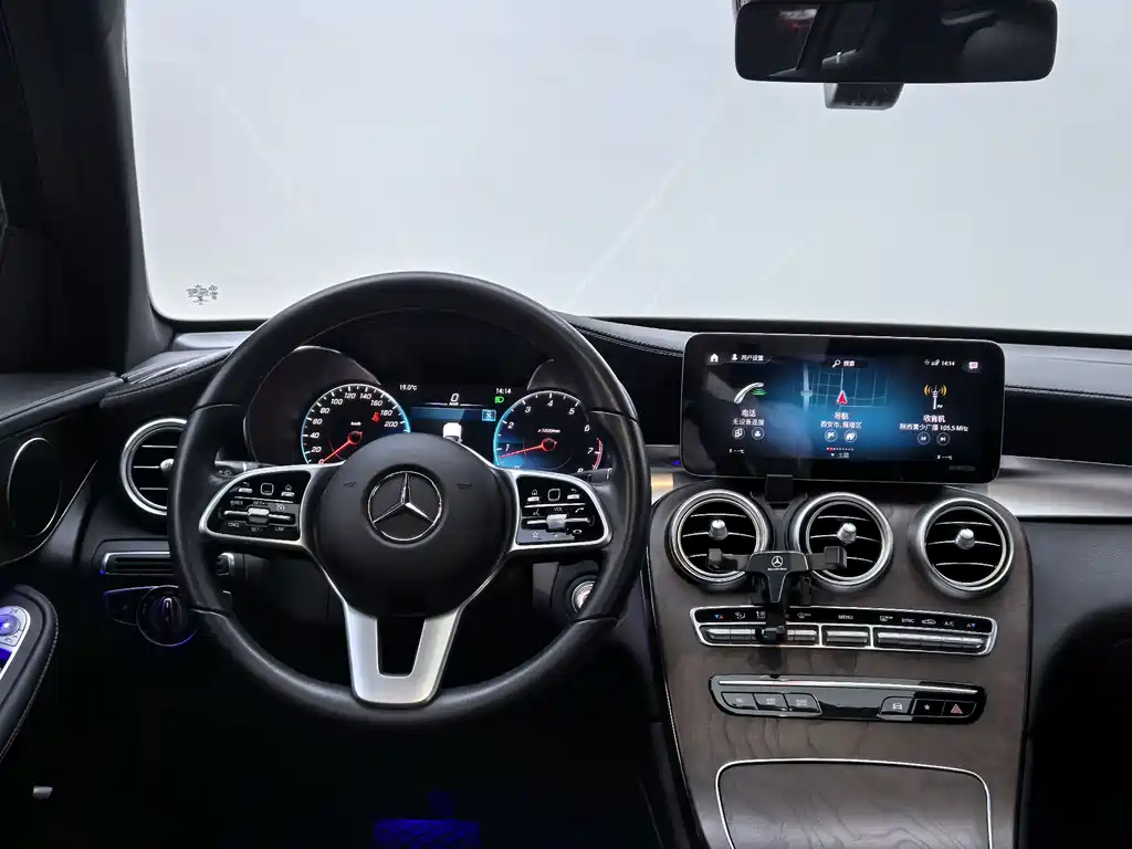 Mercedes-Benz GLC 2020 — фото 14