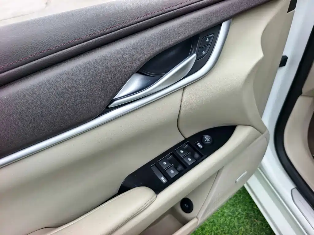 Cadillac XTS 2015 — фото 8