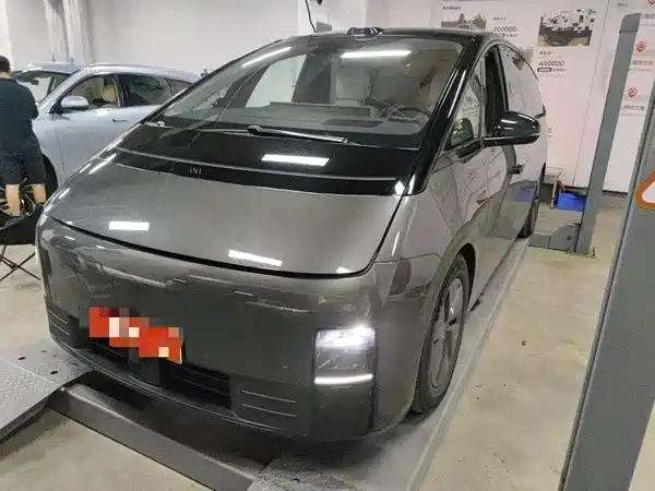 Li Auto MEGA 2025