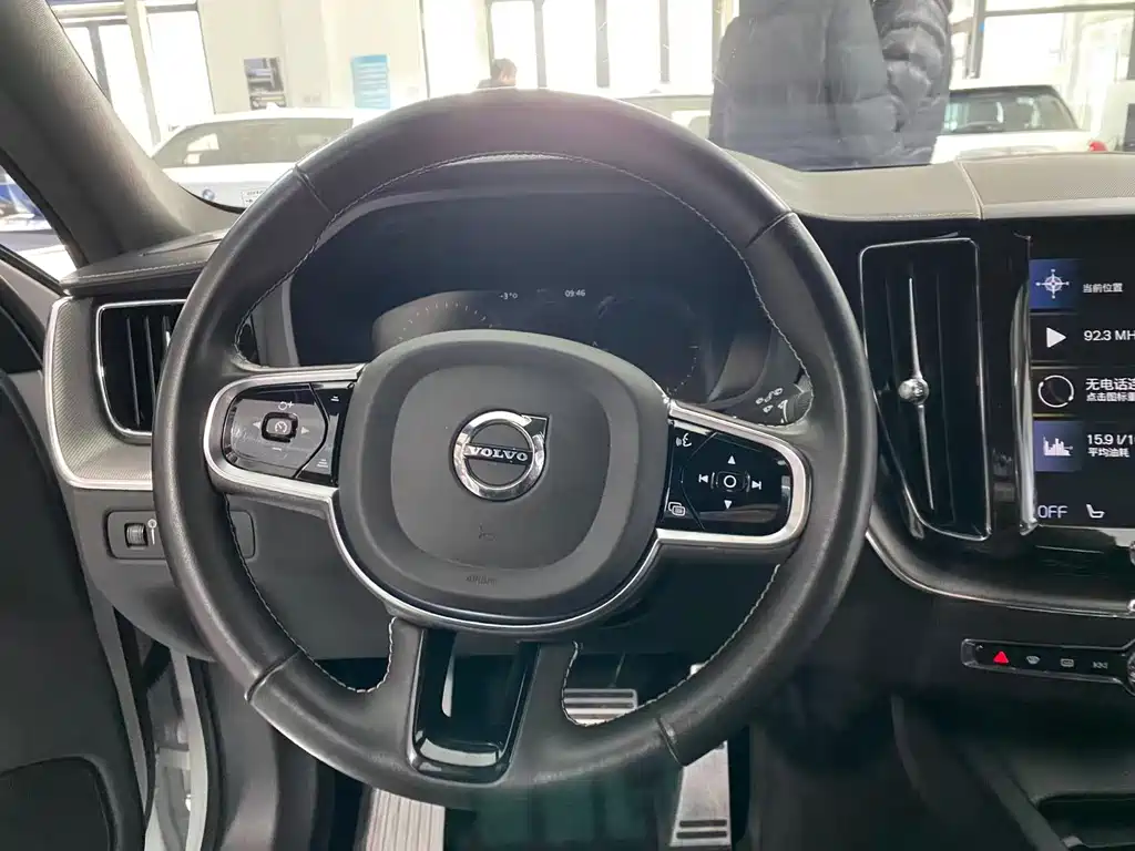 Volvo XC60 PHEV 2021 — фото 14