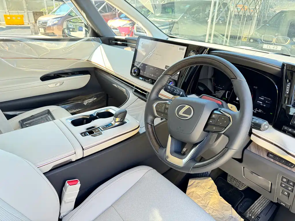 Lexus LM 2025 — фото 7