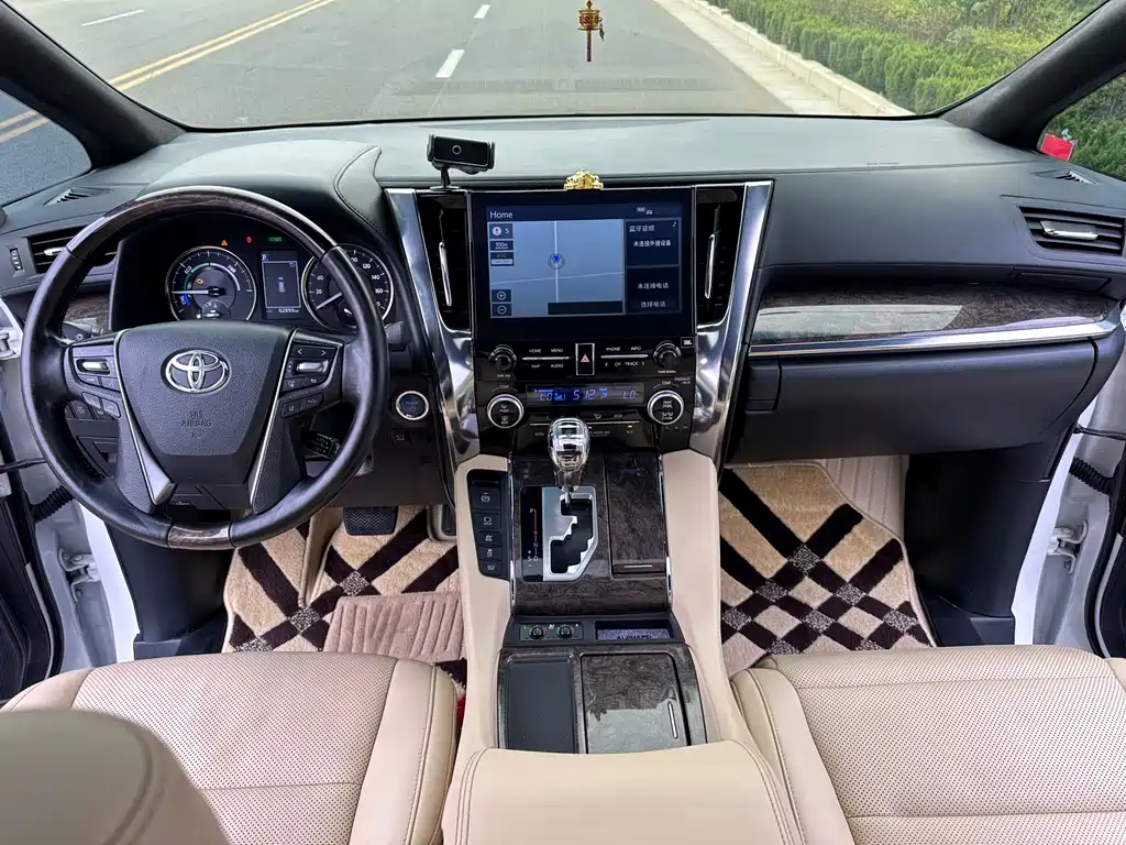 Toyota Alphard 2020 — фото 22