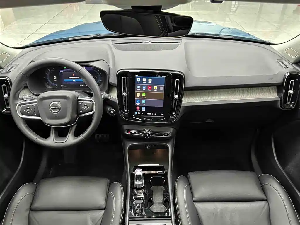 Volvo XC40 2023