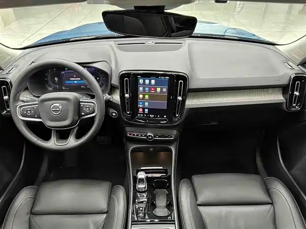Volvo XC40 2023
