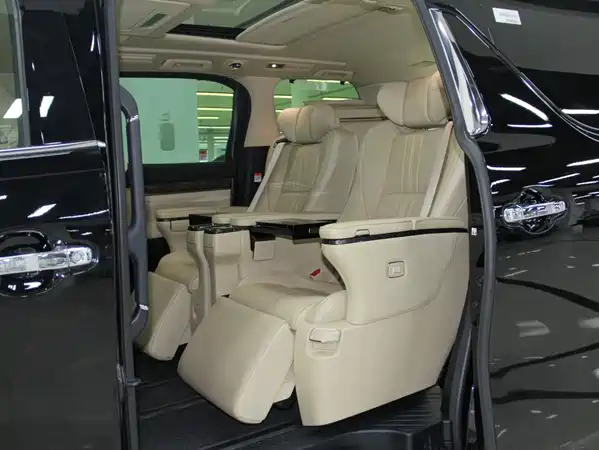 Toyota Alphard 2023