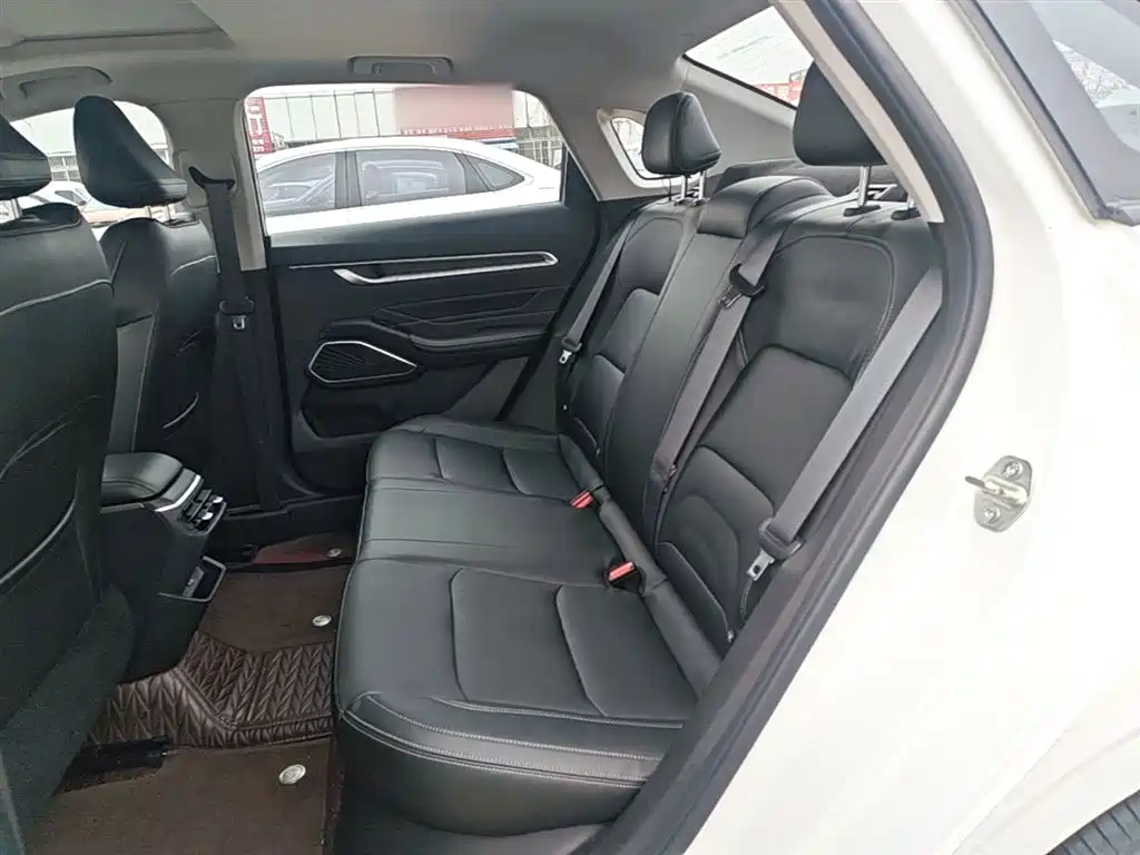 Geely Emgrand 2023 — фото 17