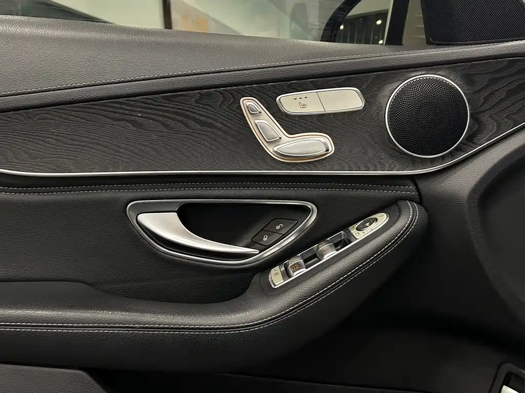 Mercedes-Benz C-Class 2018 — фото 16