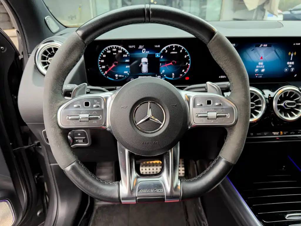 Mercedes-Benz GLA AMG 2023 — фото 14