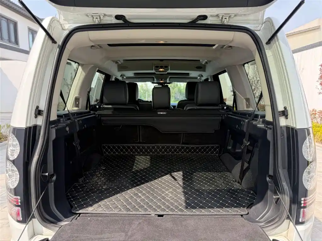 Land Rover Discovery 2015 — фото 37