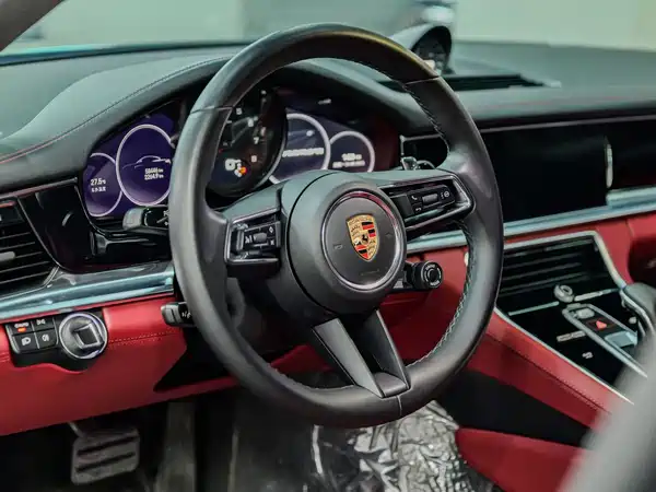 Porsche Panamera 2023