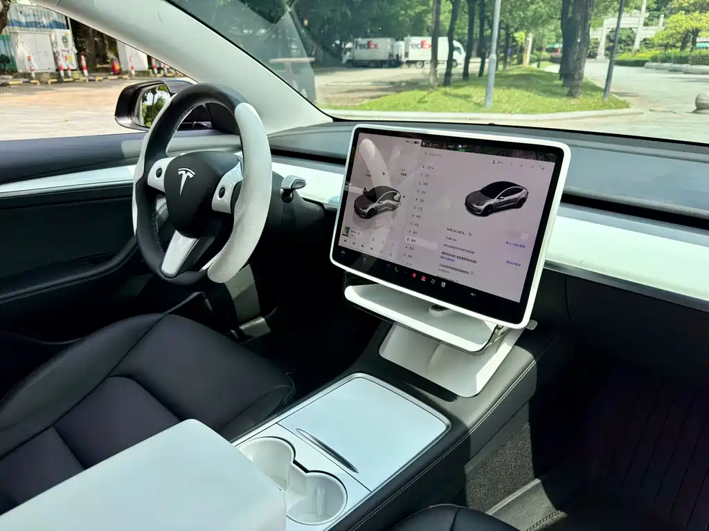 Tesla Model 3 2023 — фото 18