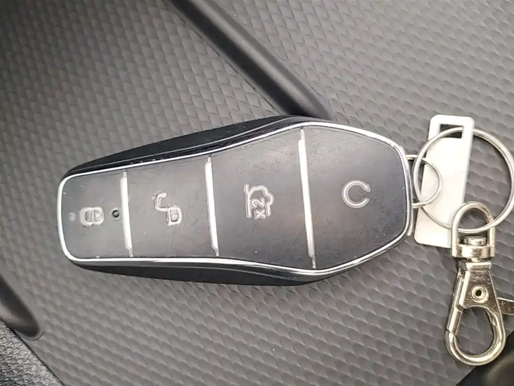 BYD Seal 05 DM-i 2025 — фото 9