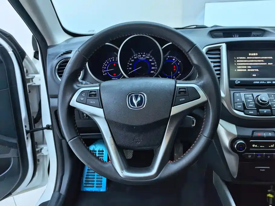 Changan Eado XT 2016 — фото 15
