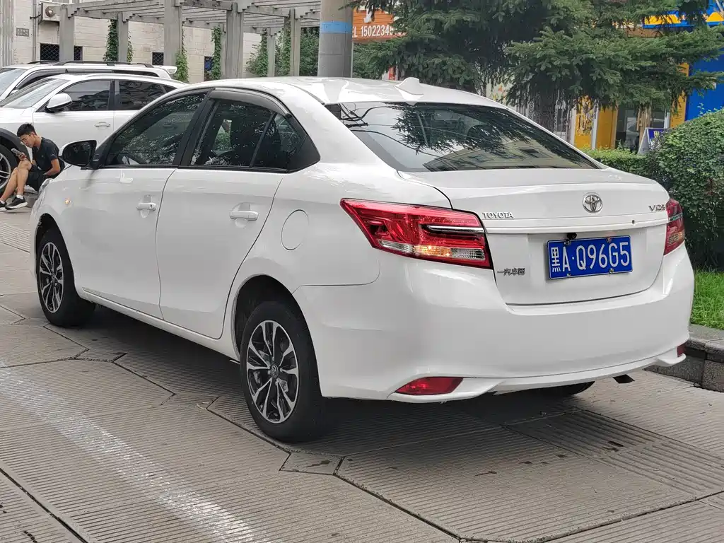 Toyota Vios 2017 — фото 4