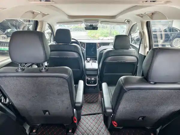 Hongqi HS7 PHEV 2024