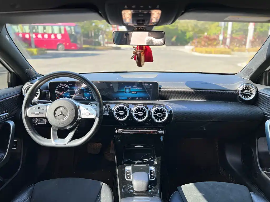 Mercedes-Benz A-Class 2021 — фото 10