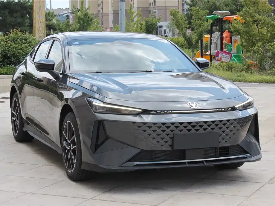 Changan UNI-V iDD 2025 — фото 23