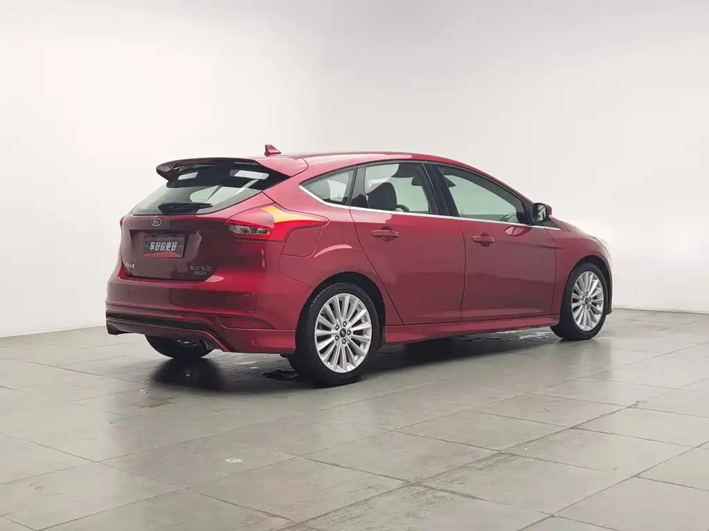 Ford Focus 2018 — фото 2