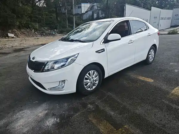 Kia K2 2015