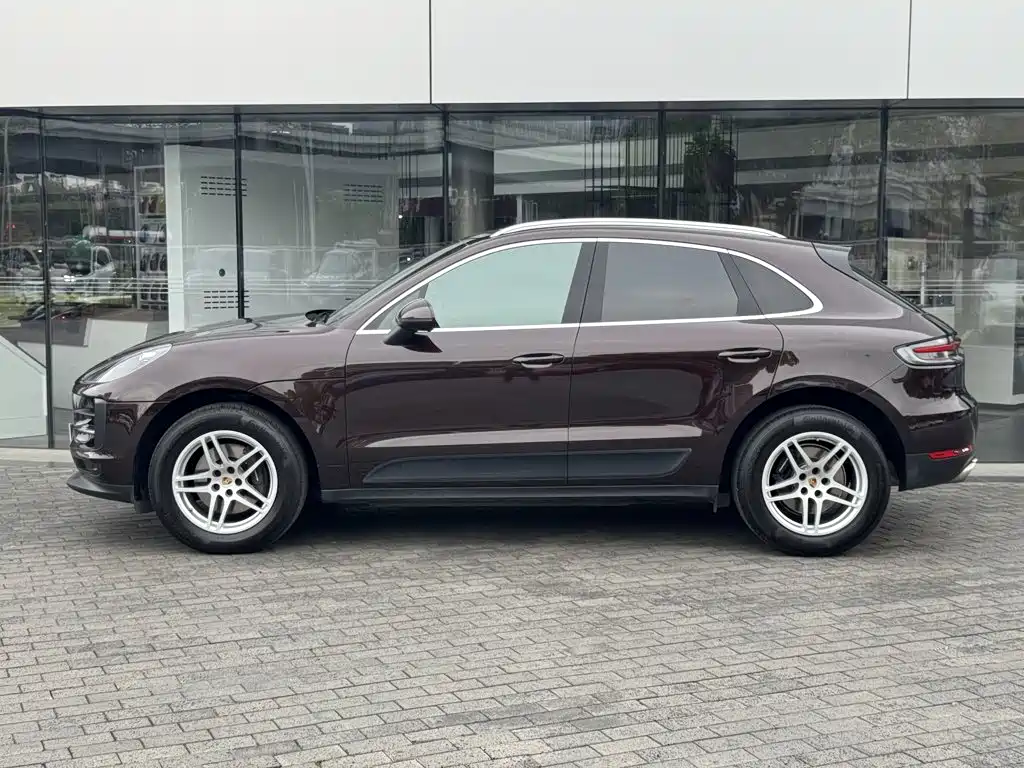 Porsche Macan 2020 — фото 11