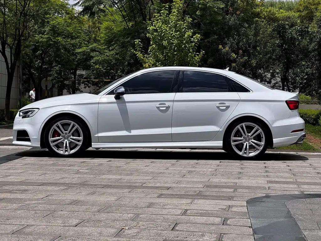 Audi S3 2017 — фото 10