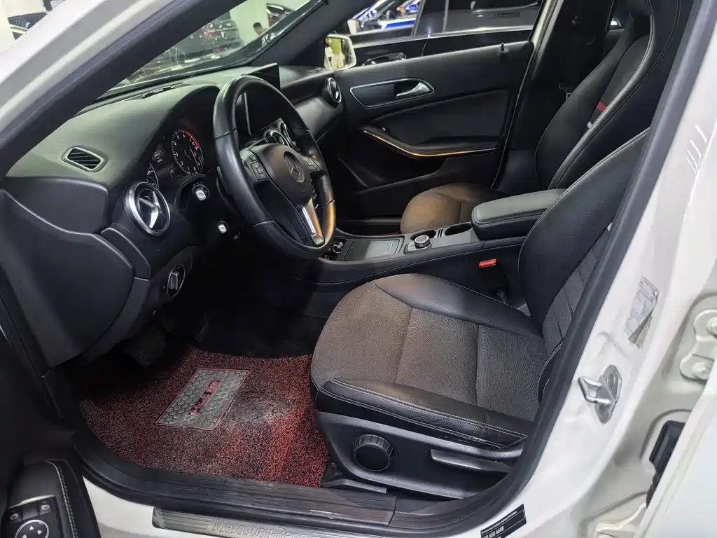 Mercedes-Benz A-Class 2015