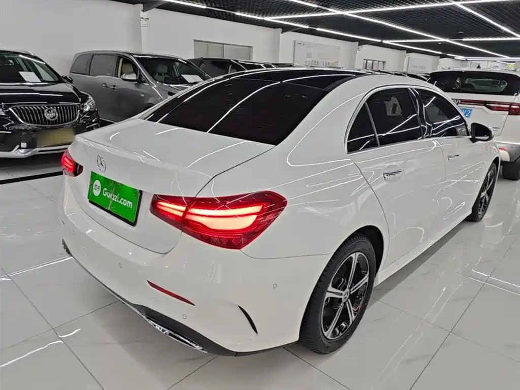 Mercedes-Benz A-Class 2024 — фото 7