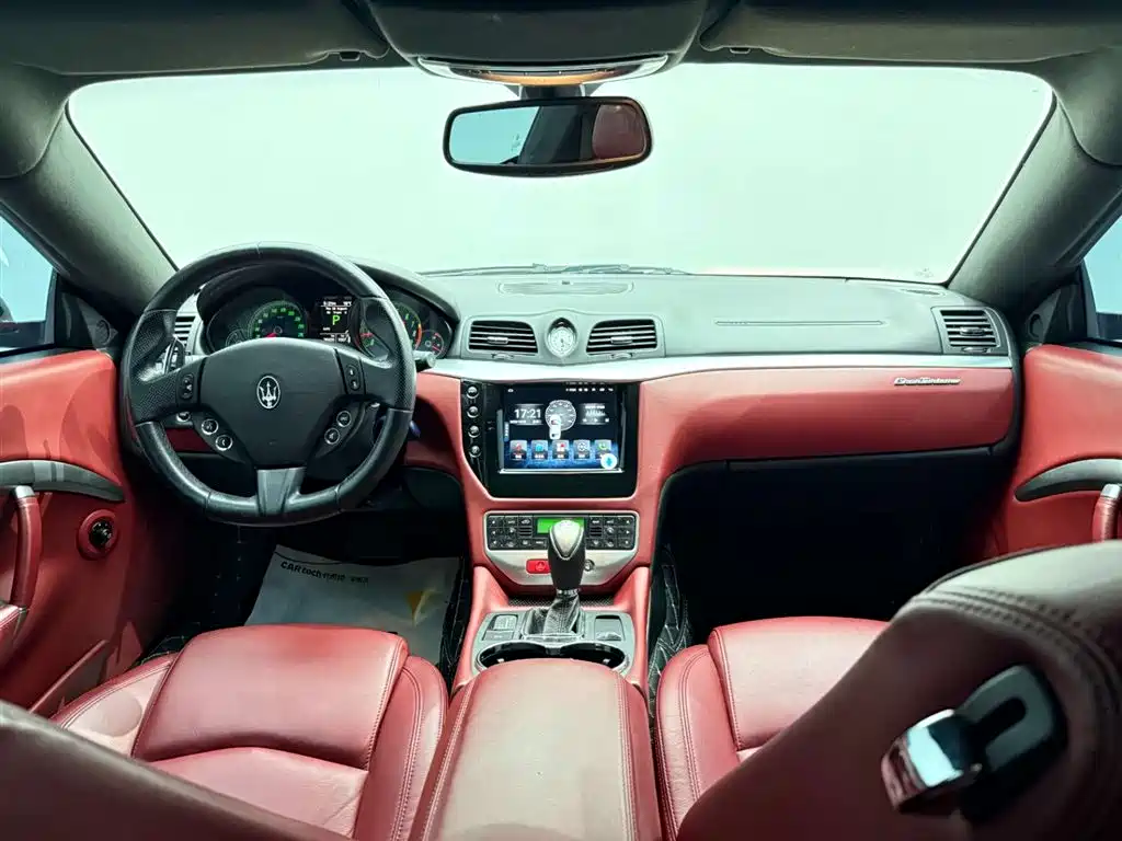 Maserati GranTurismo 2014 — фото 23