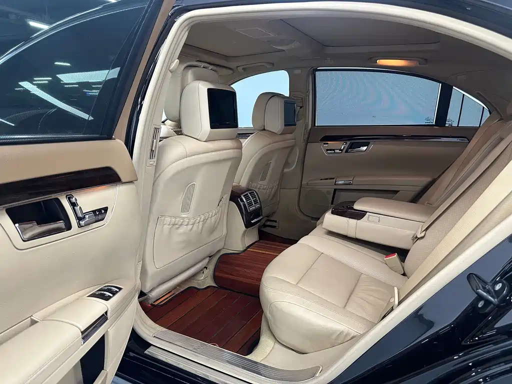 Mercedes-Benz S-Class 2011 — фото 13