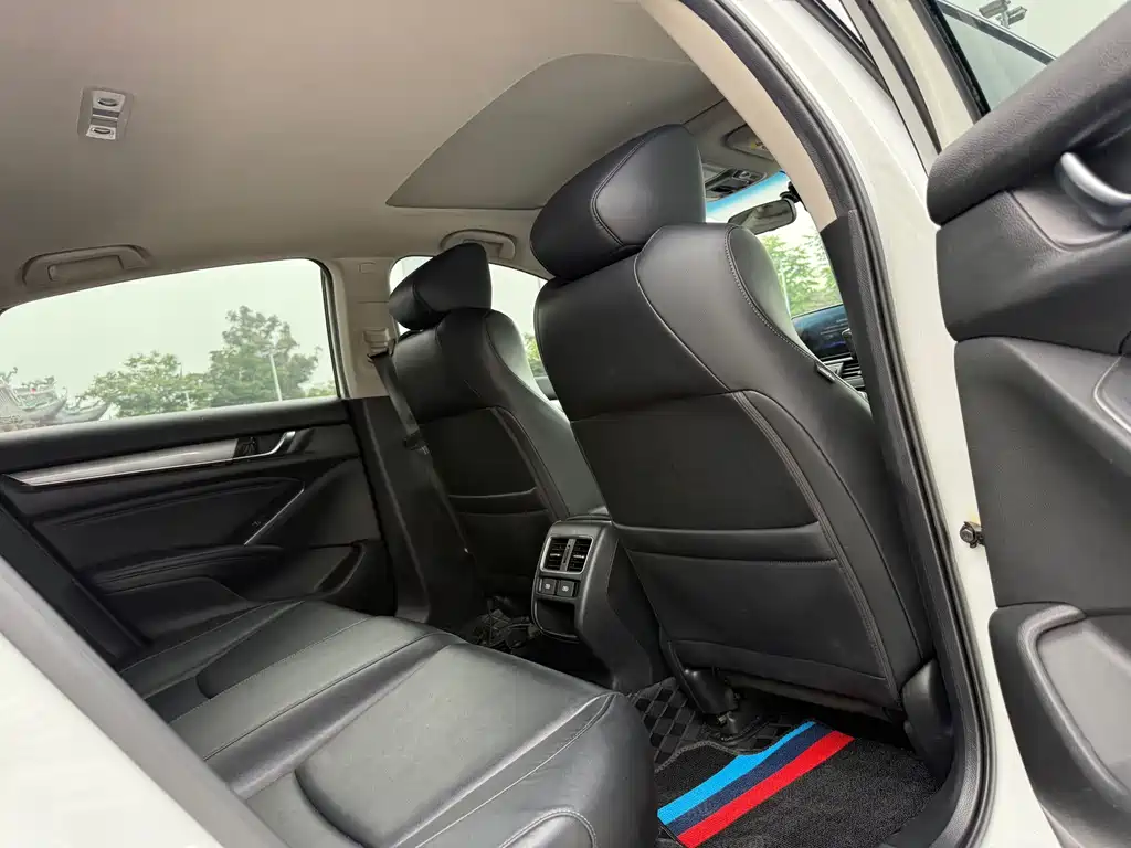 Honda Accord 2023 — фото 13