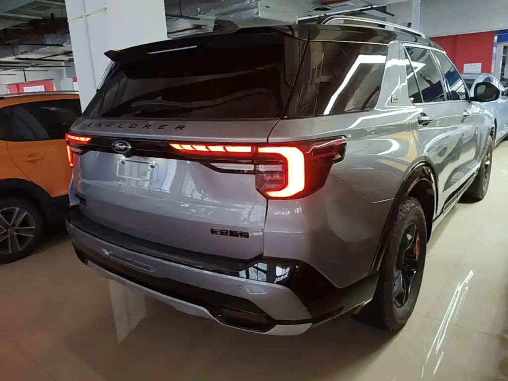 Ford Explorer 2025