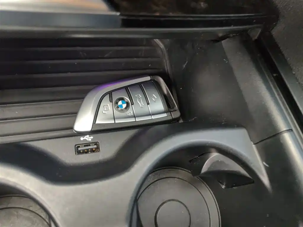 BMW 5 Series 2021 — фото 11