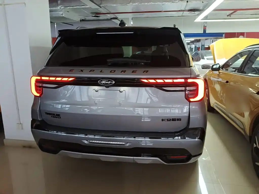 Ford Explorer 2025