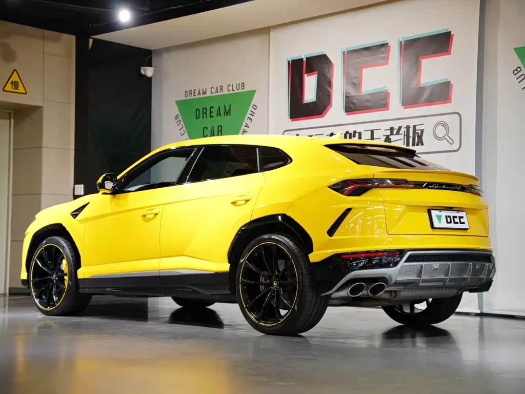 Lamborghini Urus 2019 — фото 43