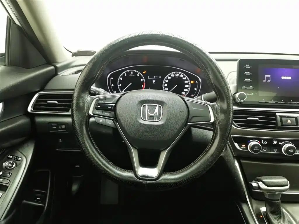 Honda Accord 2019 — фото 11