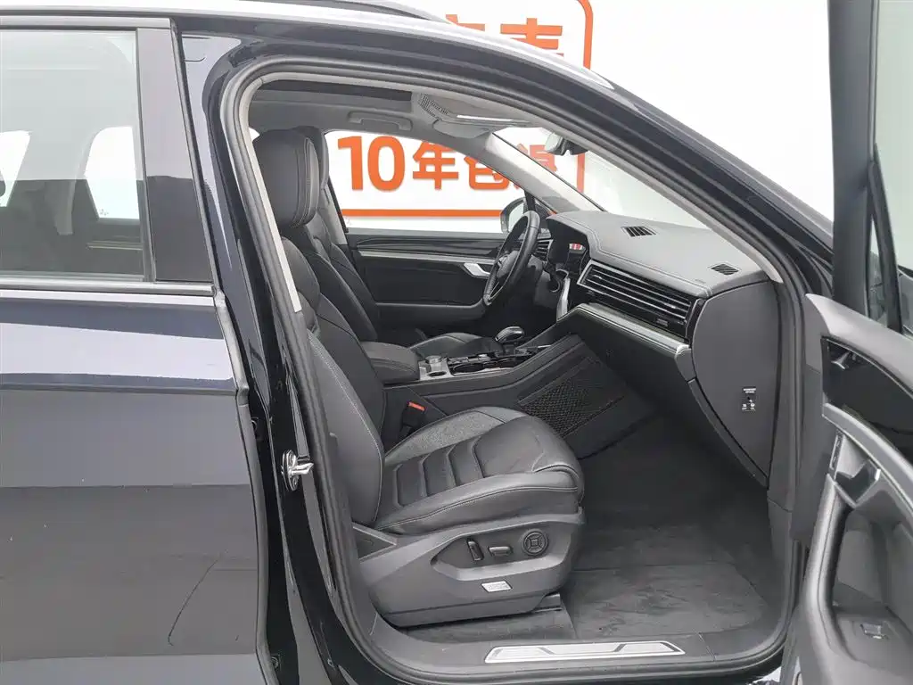 Volkswagen Touareg New Energy 2021 — фото 23
