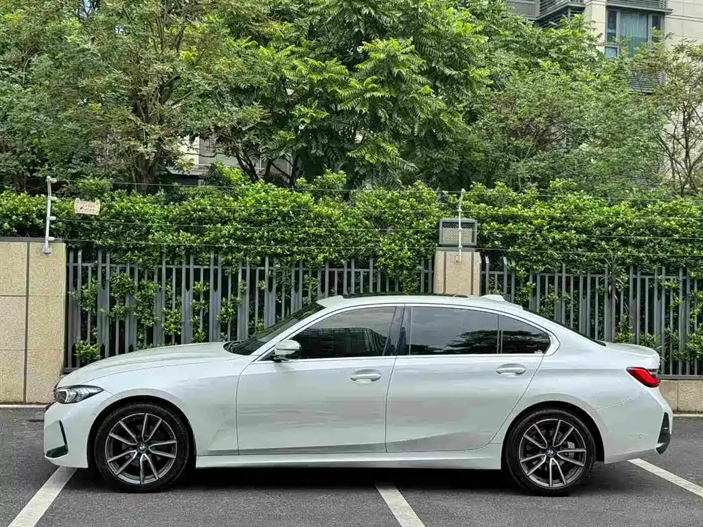 BMW 3 Series 2023