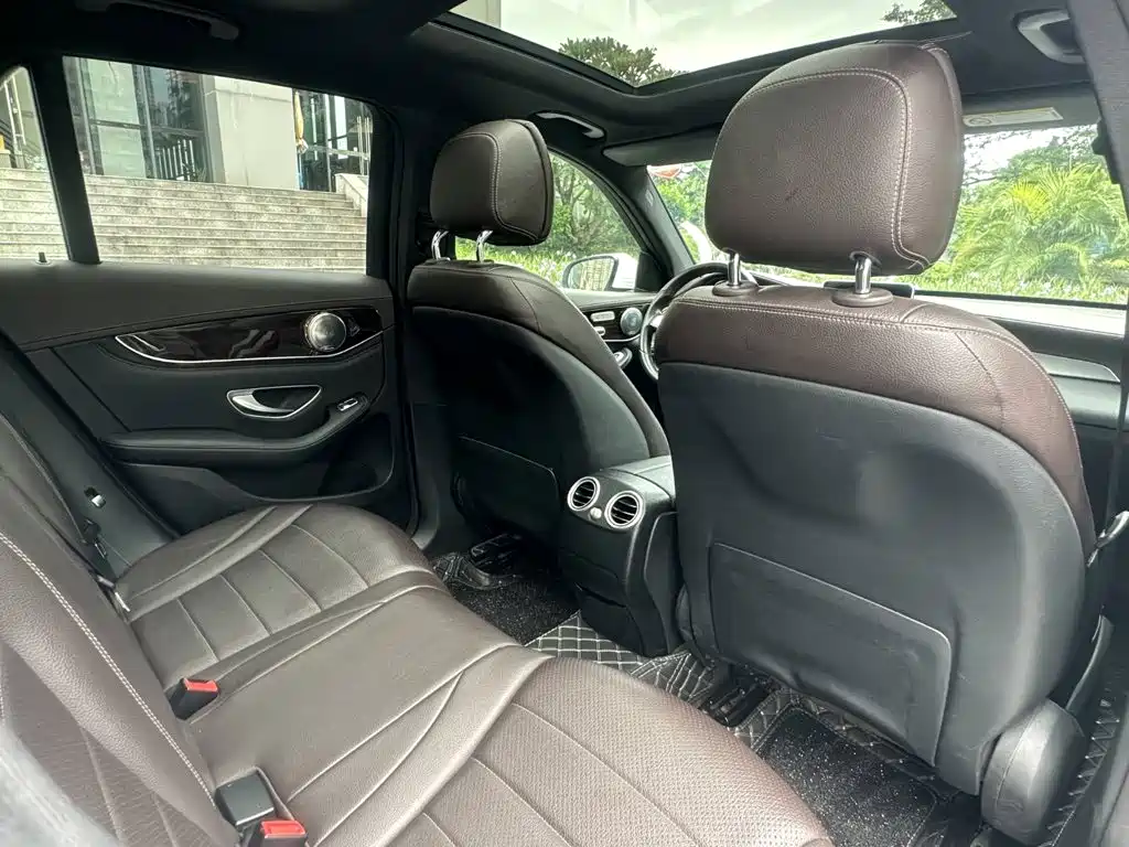Mercedes-Benz GLC 2018 — фото 11