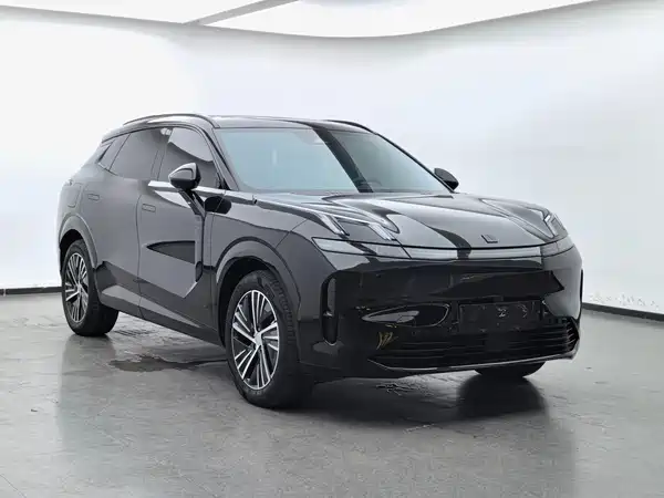 Lynk & Co 08 EM-P 2024