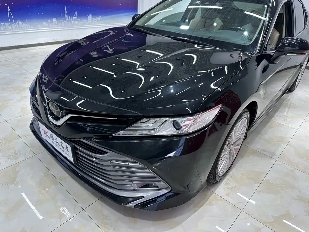 Toyota Camry 2019 — фото 9