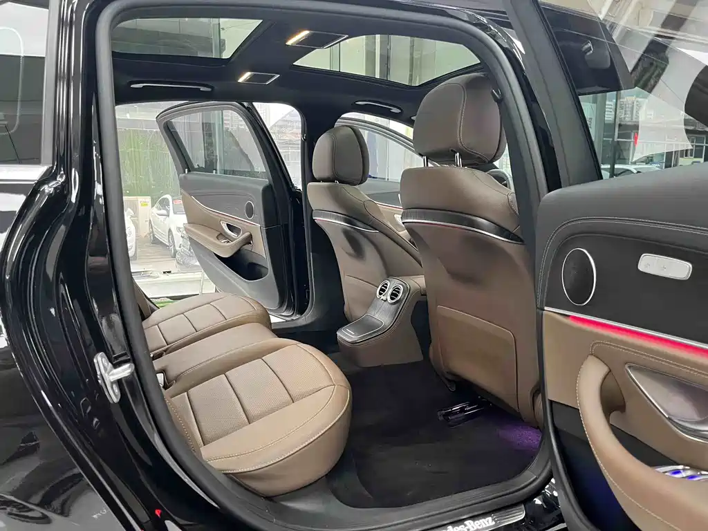 Mercedes-Benz E-Class 2024 — фото 13