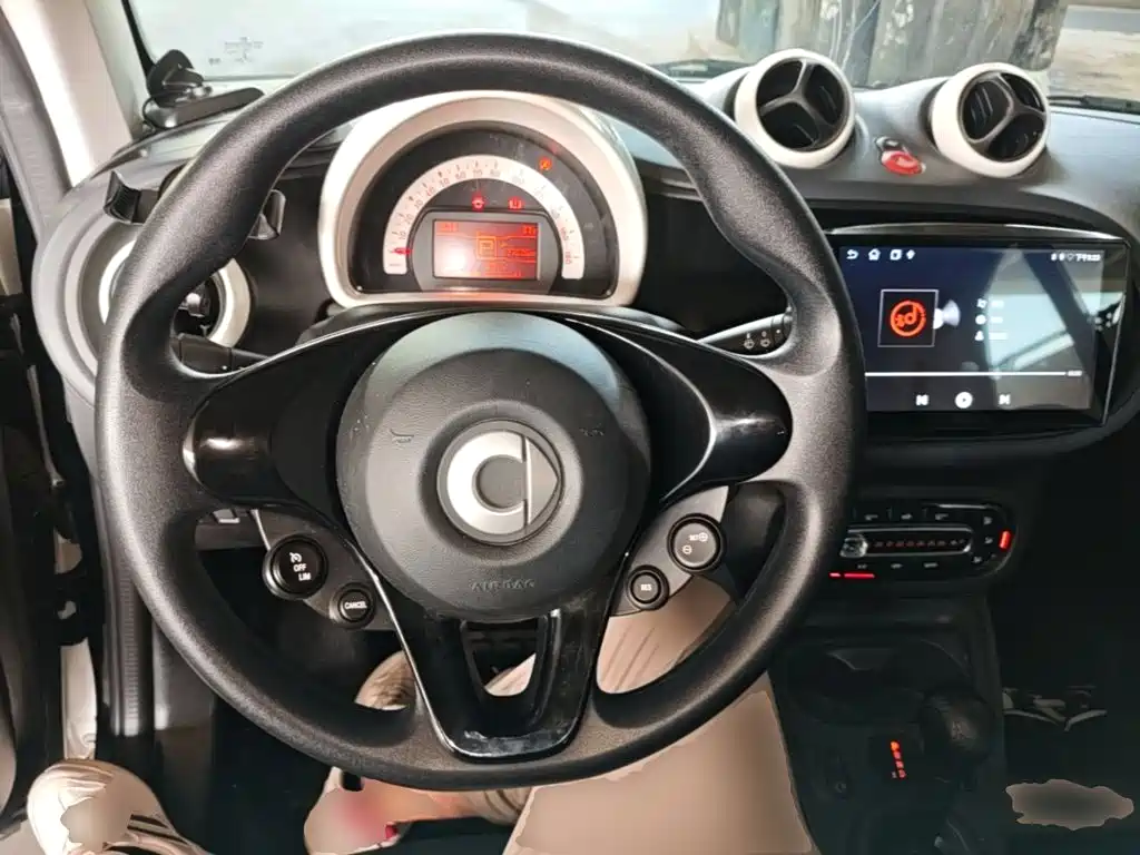 smart fortwo 2018 — фото 11