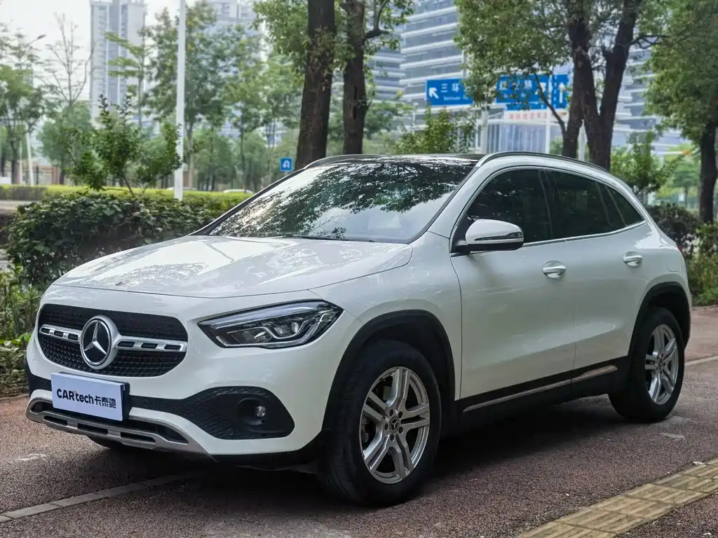 Mercedes-Benz GLA 2023 — фото 1