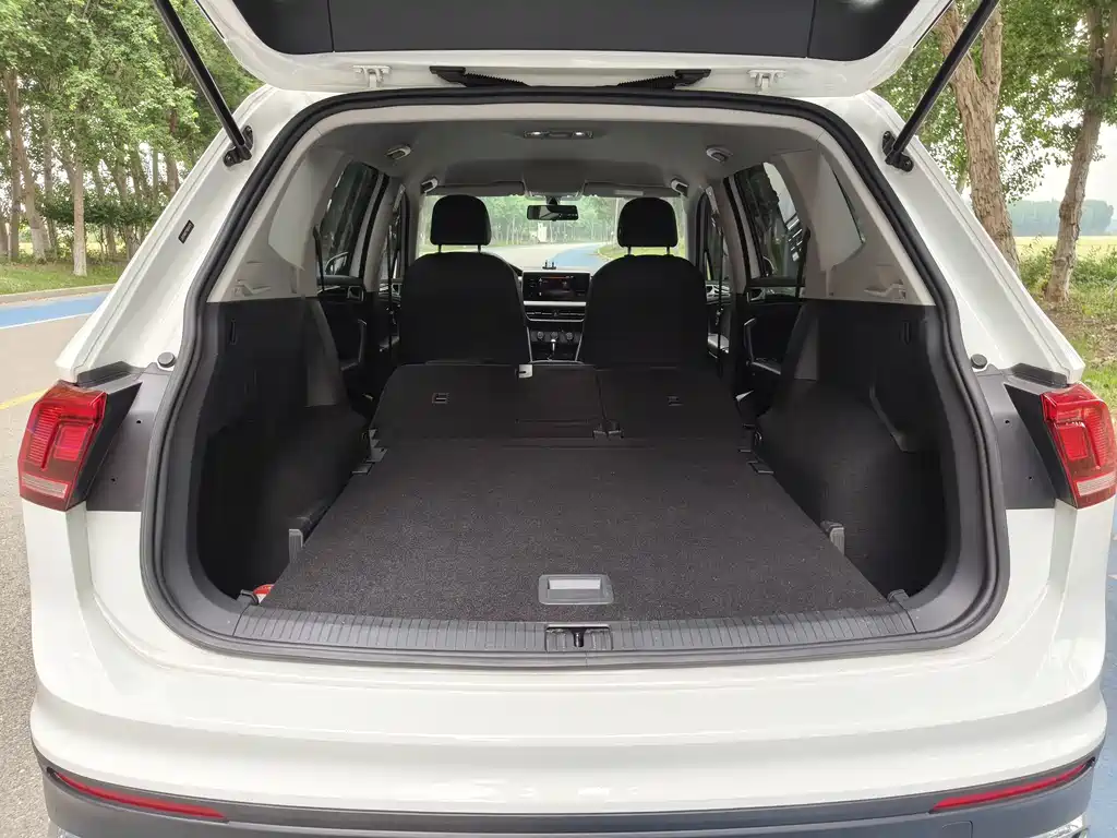 Volkswagen Tiguan L 2022 — фото 19