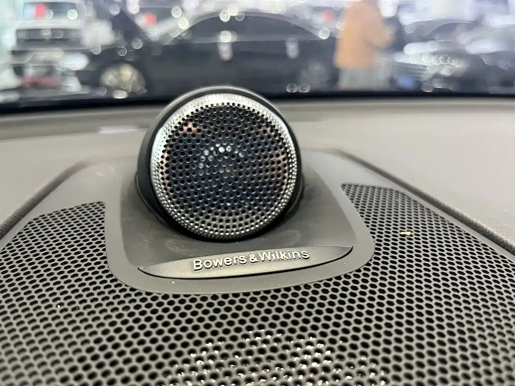 Volvo XC60 2025 — фото 24