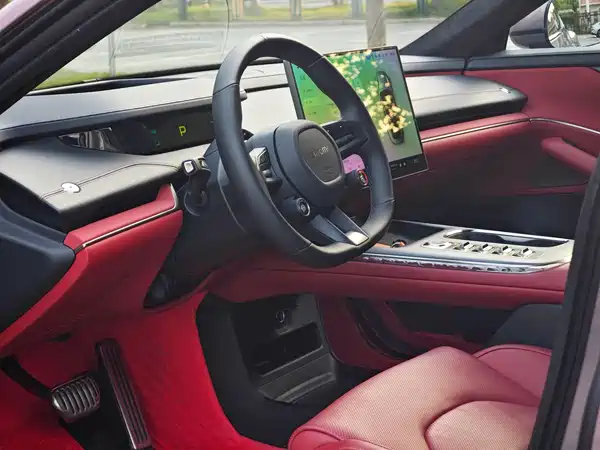 Xiaomi SU7 2025