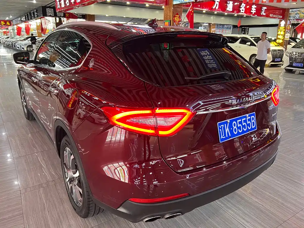 Maserati Levante 2017 — фото 6