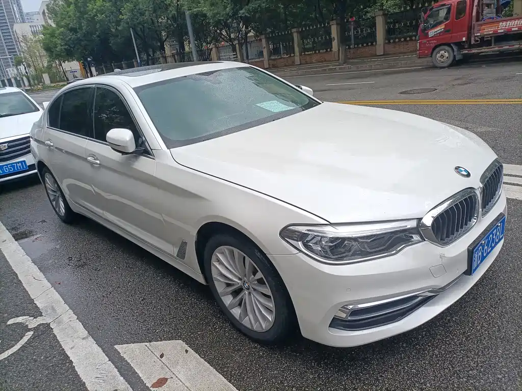 BMW 5 Series 2020 — фото 1