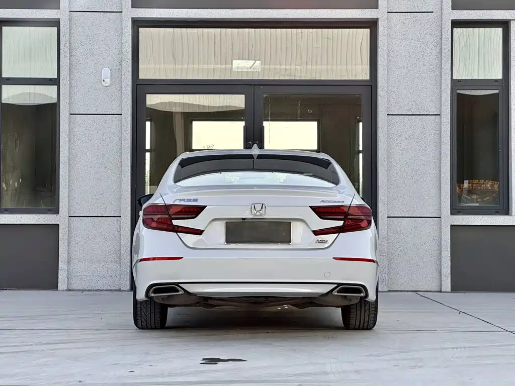 Honda Accord 2018 — фото 7