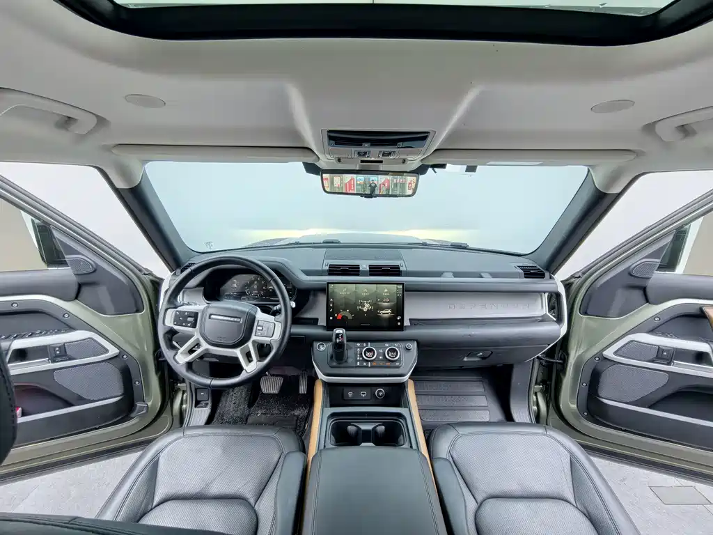 Land Rover Defender 2022 — фото 20